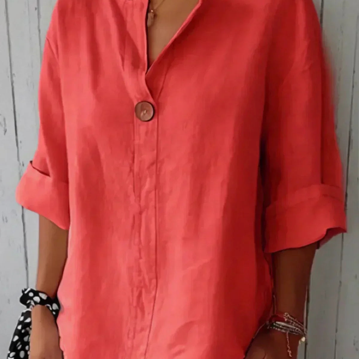 Dominika - Ležérní blůza s V-výstřihem