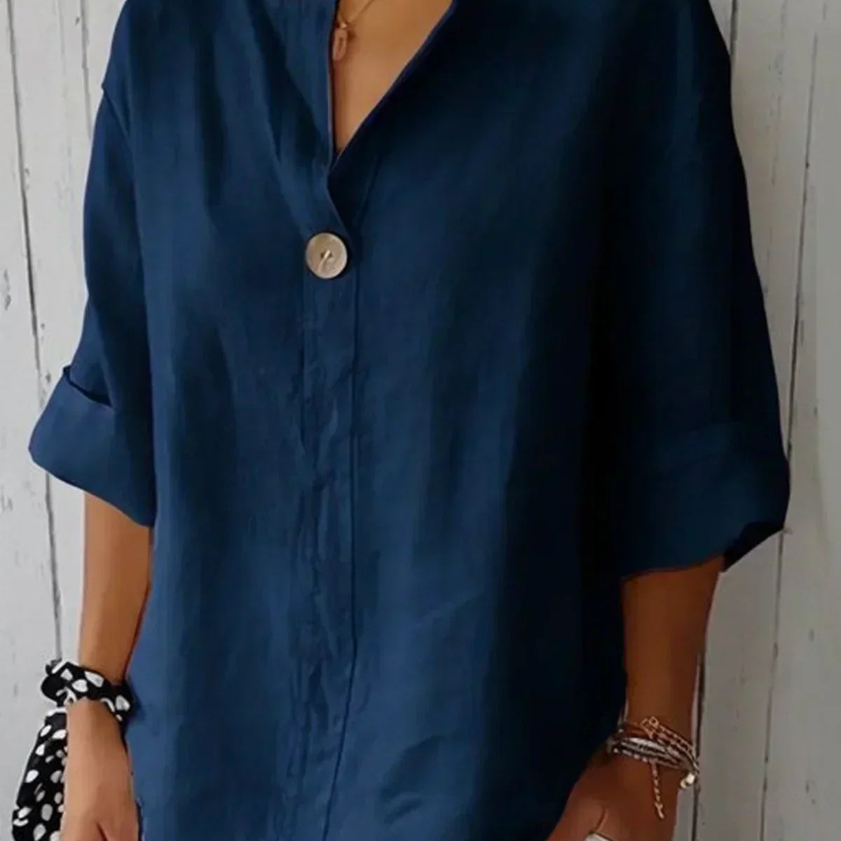 Dominika - Ležérní blůza s V-výstřihem