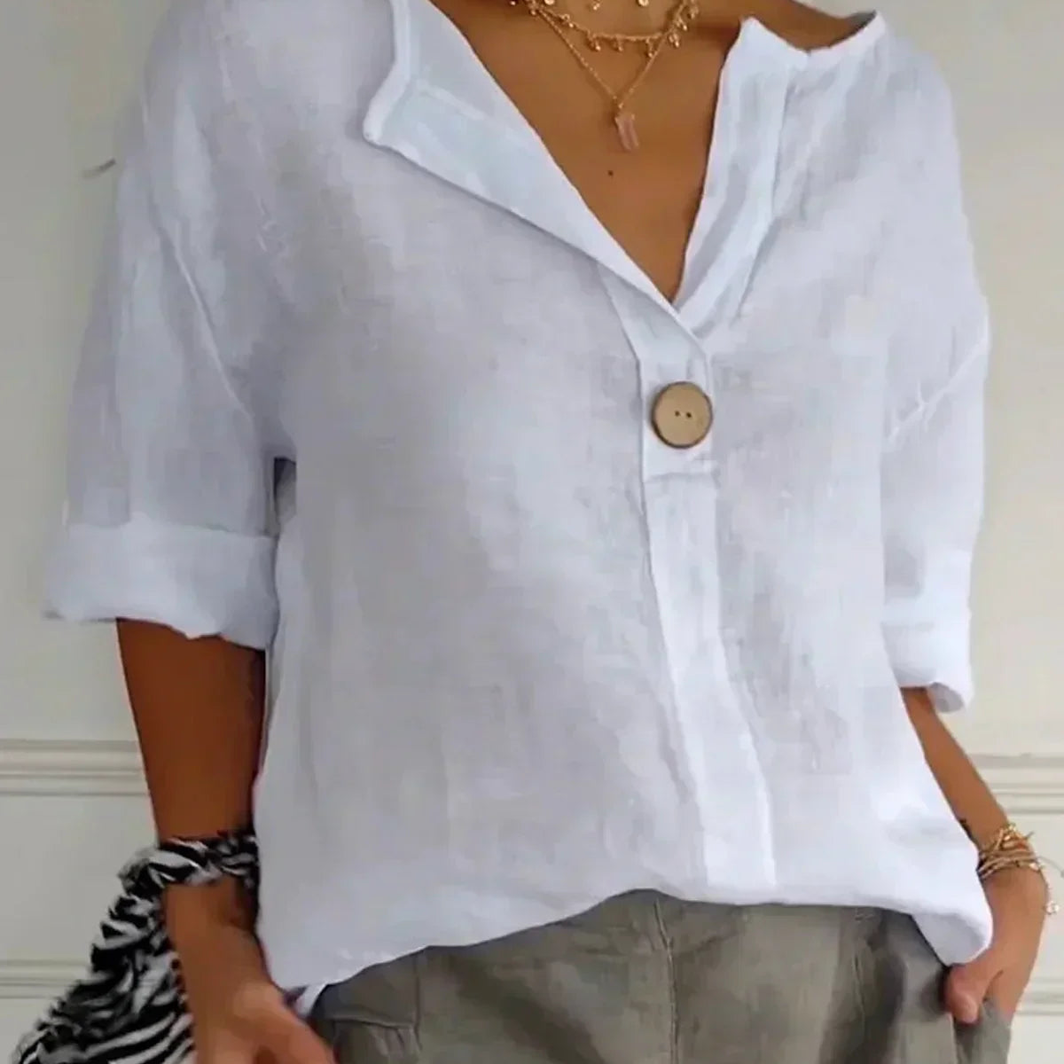 Dominika - Ležérní blůza s V-výstřihem